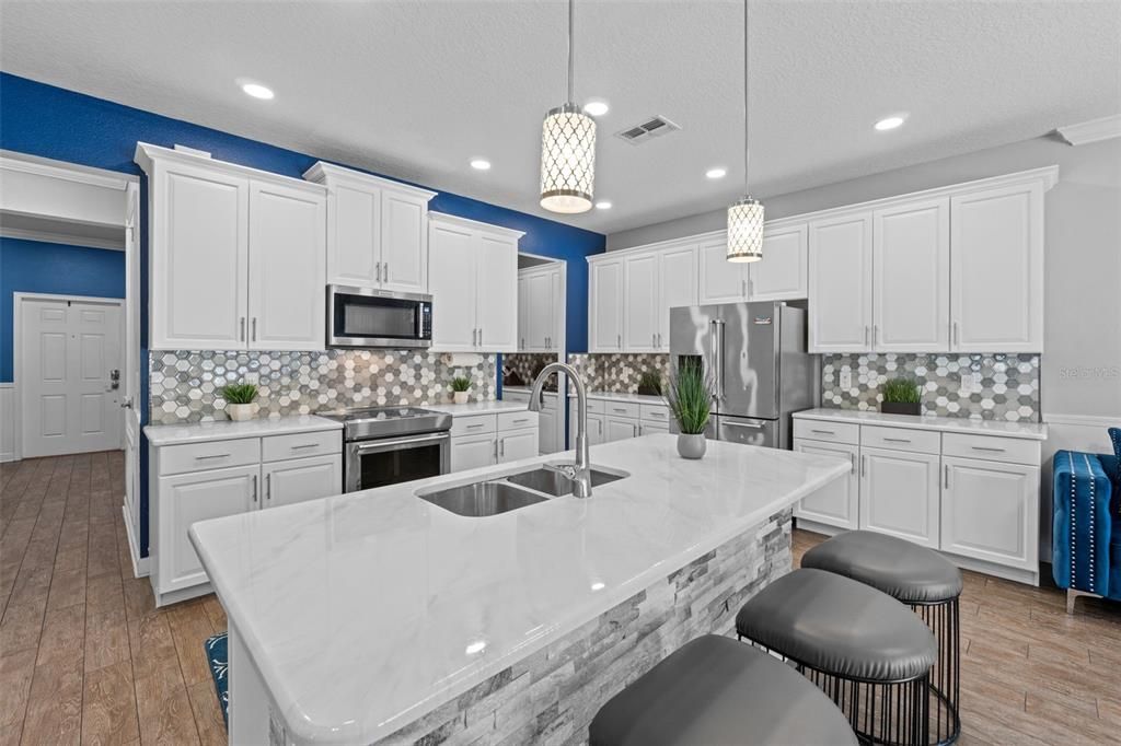 En Venta: $589,000 (4 camas, 2 baños, 2978 Pies cuadrados)