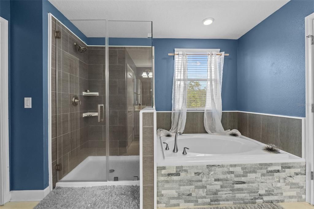 En Venta: $589,000 (4 camas, 2 baños, 2978 Pies cuadrados)