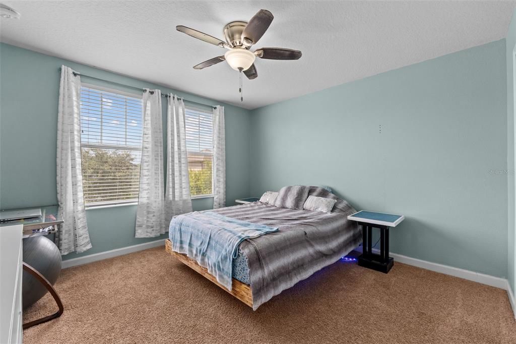 En Venta: $589,000 (4 camas, 2 baños, 2978 Pies cuadrados)