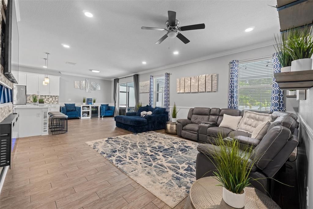 En Venta: $589,000 (4 camas, 2 baños, 2978 Pies cuadrados)