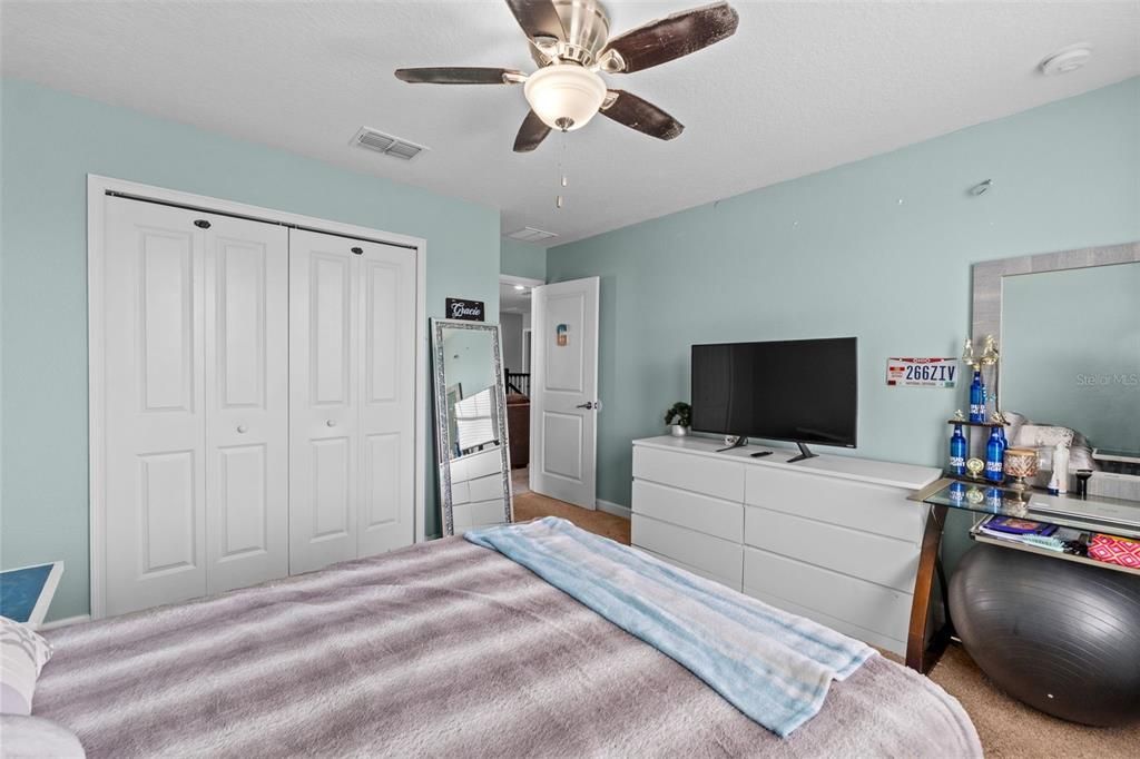 En Venta: $589,000 (4 camas, 2 baños, 2978 Pies cuadrados)