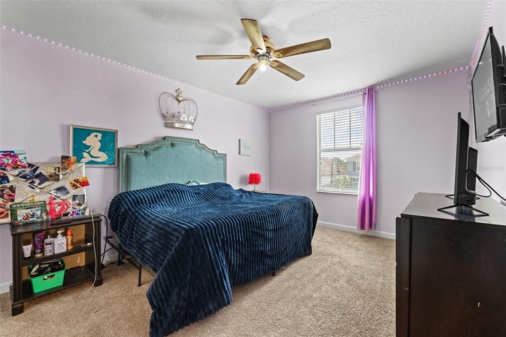 En Venta: $589,000 (4 camas, 2 baños, 2978 Pies cuadrados)