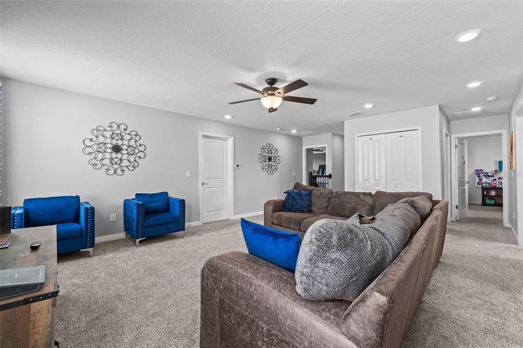 En Venta: $589,000 (4 camas, 2 baños, 2978 Pies cuadrados)