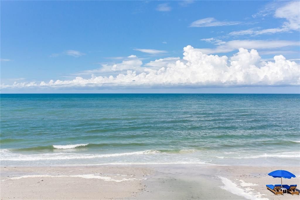 Под контрактом: $1,100,000 (3 спален, 2 ванн, 1560 Квадратных фут)