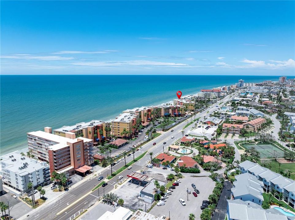 Под контрактом: $1,100,000 (3 спален, 2 ванн, 1560 Квадратных фут)