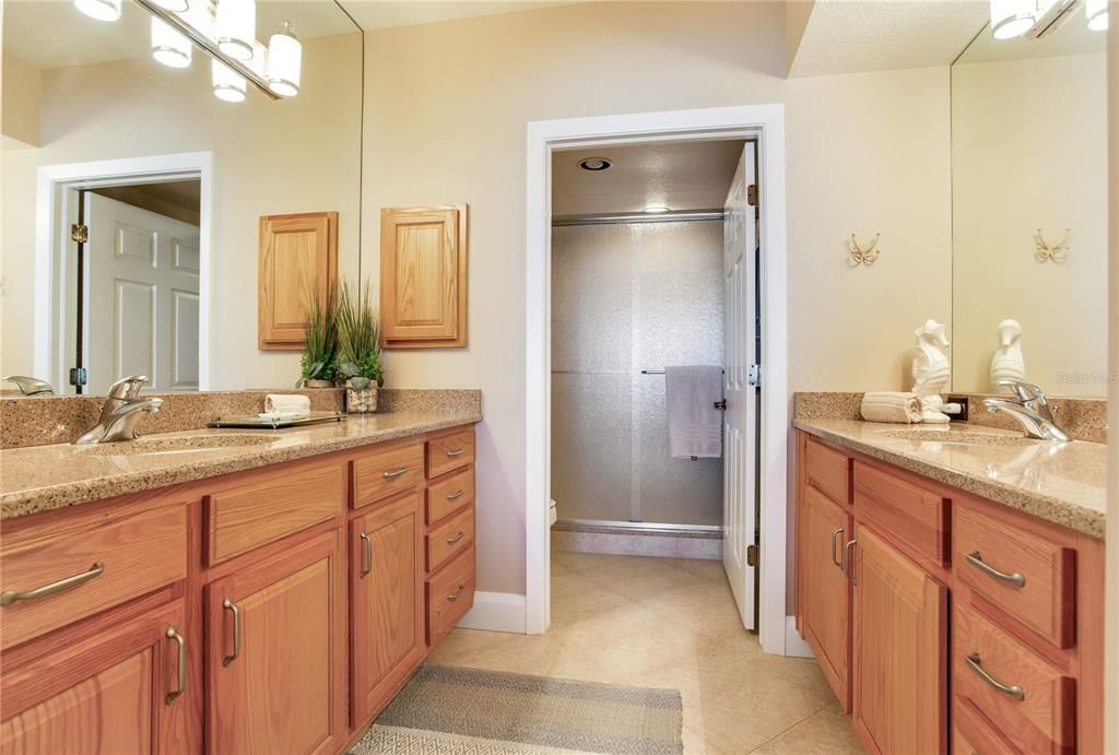 Под контрактом: $1,100,000 (3 спален, 2 ванн, 1560 Квадратных фут)