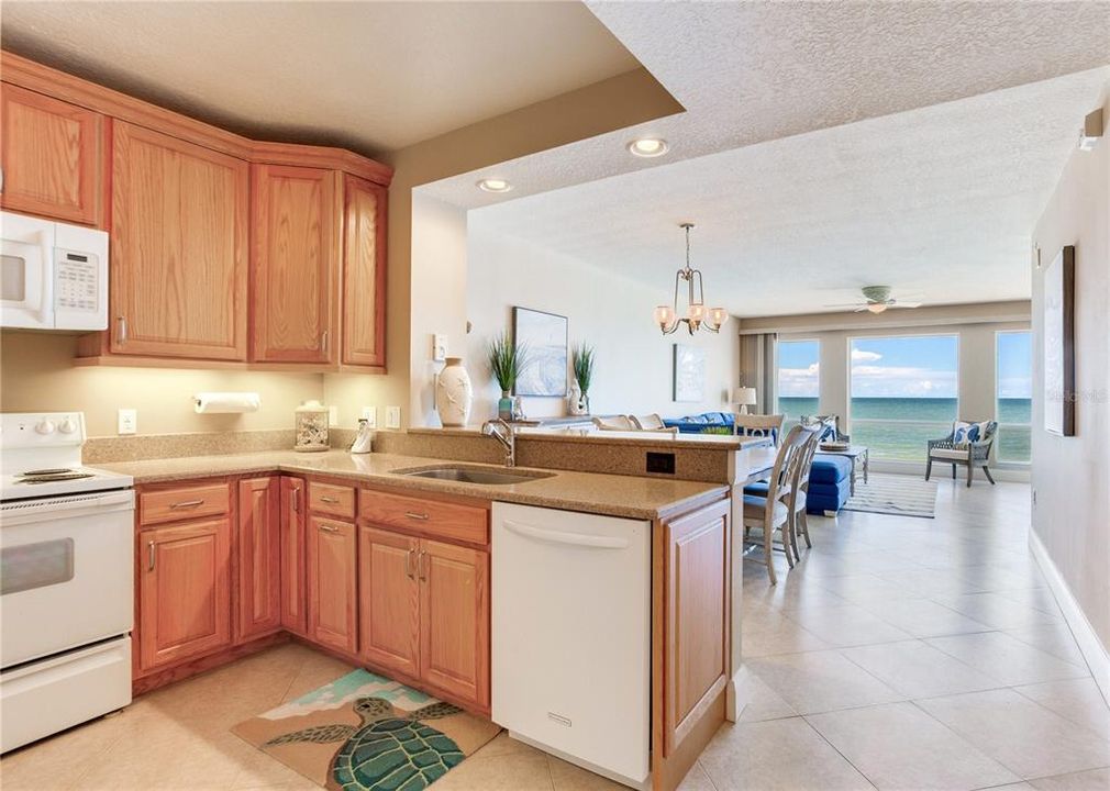 Под контрактом: $1,100,000 (3 спален, 2 ванн, 1560 Квадратных фут)