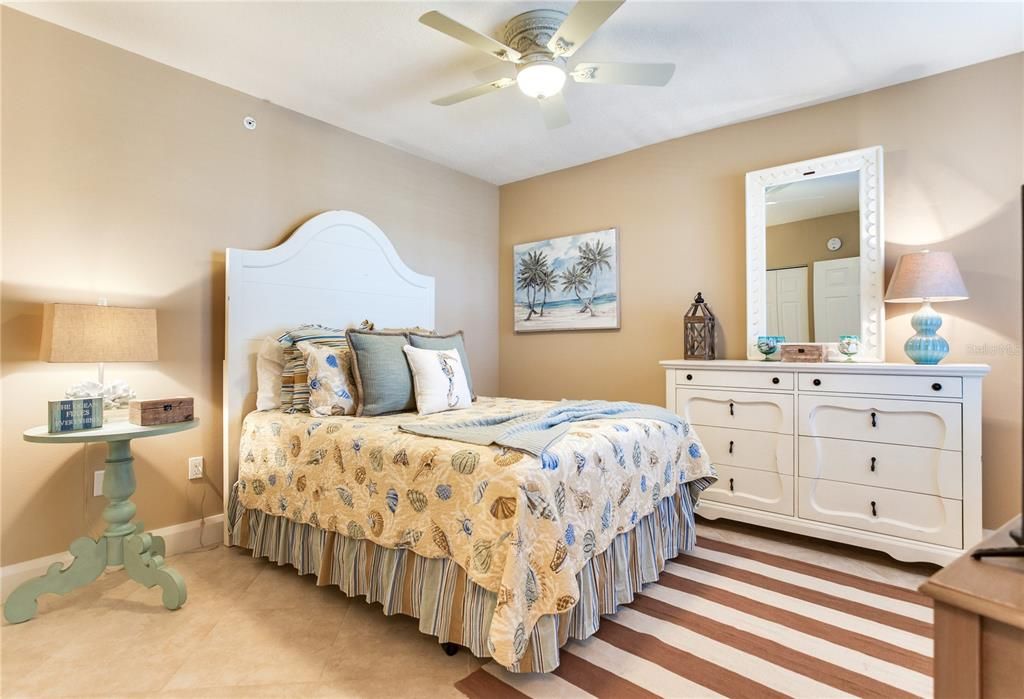 Под контрактом: $1,100,000 (3 спален, 2 ванн, 1560 Квадратных фут)