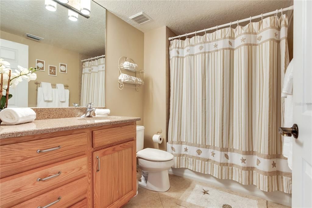 Под контрактом: $1,100,000 (3 спален, 2 ванн, 1560 Квадратных фут)