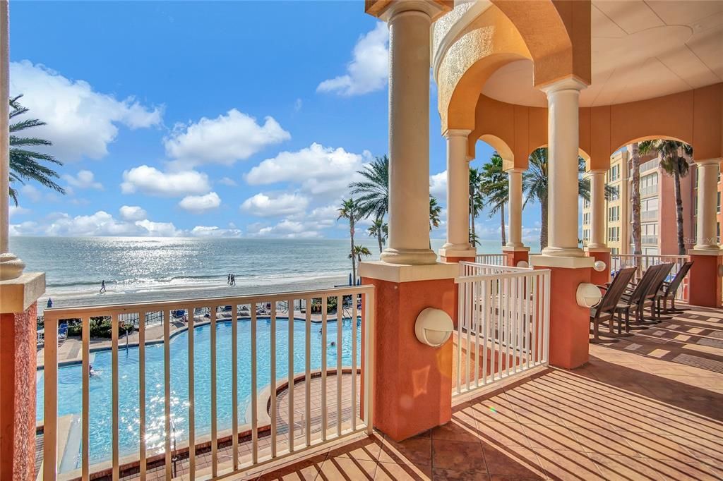 Под контрактом: $1,100,000 (3 спален, 2 ванн, 1560 Квадратных фут)