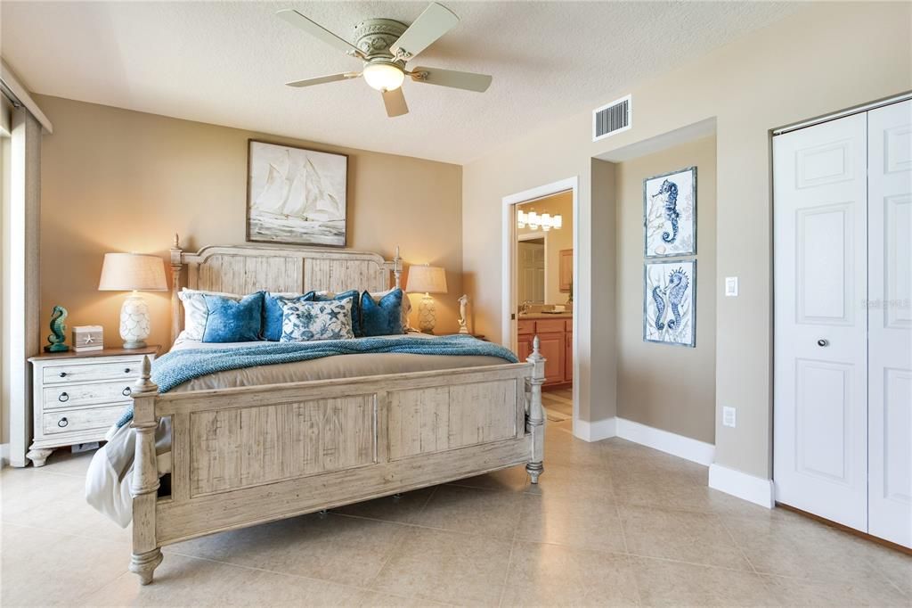 Под контрактом: $1,100,000 (3 спален, 2 ванн, 1560 Квадратных фут)