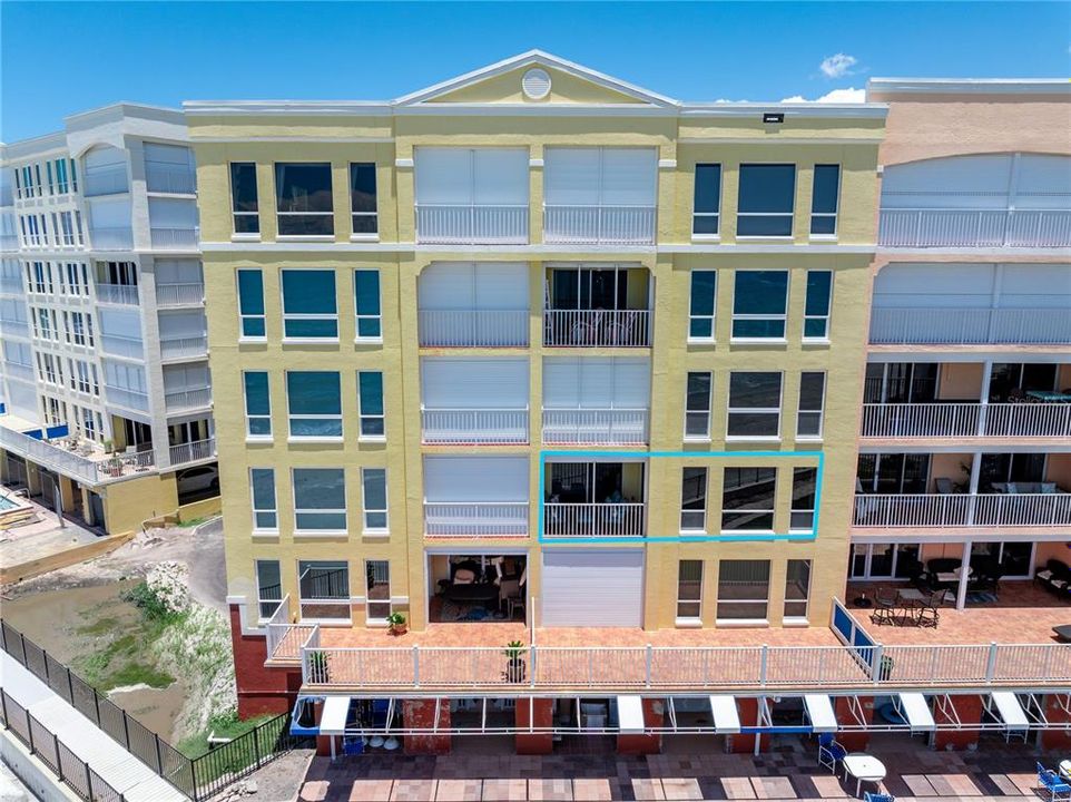 Под контрактом: $1,100,000 (3 спален, 2 ванн, 1560 Квадратных фут)