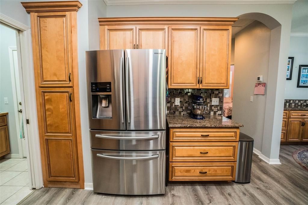 На продажу: $275,000 (2 спален, 2 ванн, 1396 Квадратных фут)