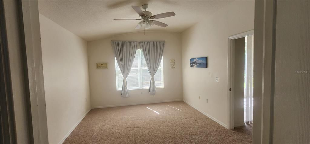 Active With Contract: $292,900 (2 beds, 2 baths, 1422 Square Feet)