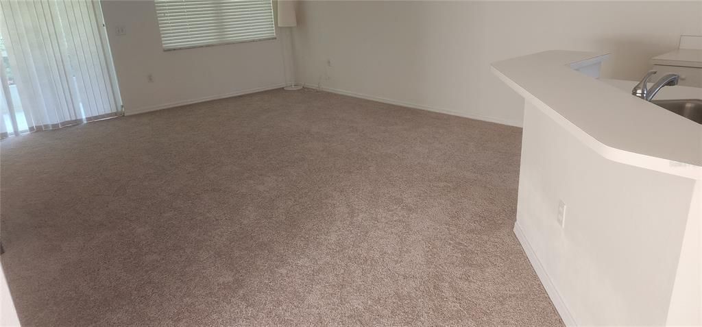 Active With Contract: $292,900 (2 beds, 2 baths, 1422 Square Feet)