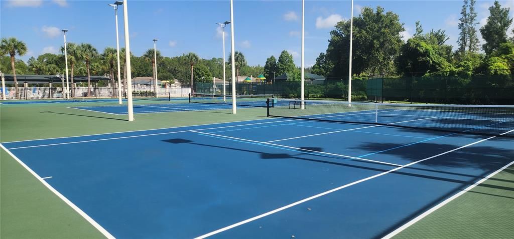 Active With Contract: $292,900 (2 beds, 2 baths, 1422 Square Feet)