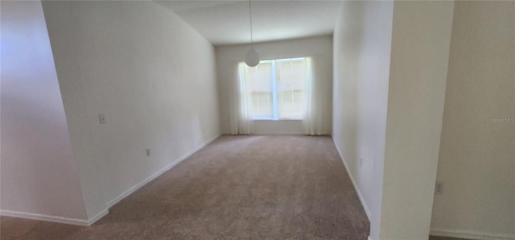 Active With Contract: $292,900 (2 beds, 2 baths, 1422 Square Feet)