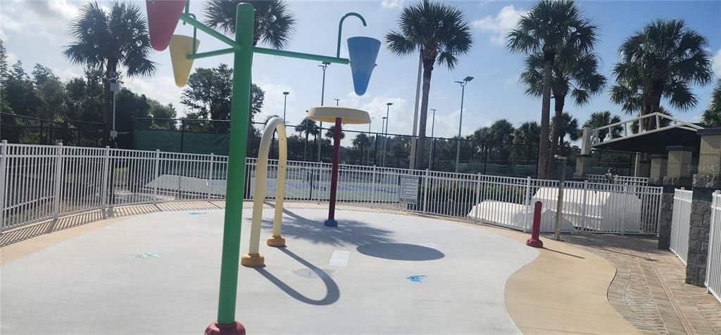 Active With Contract: $292,900 (2 beds, 2 baths, 1422 Square Feet)