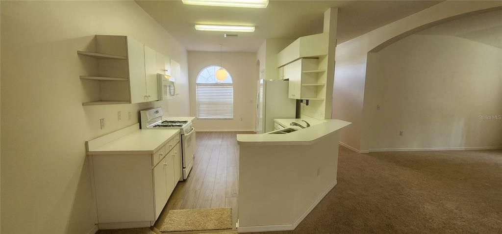 Active With Contract: $292,900 (2 beds, 2 baths, 1422 Square Feet)