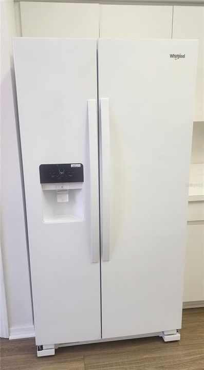 Active With Contract: $292,900 (2 beds, 2 baths, 1422 Square Feet)