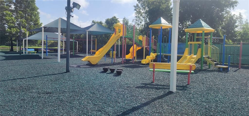 Active With Contract: $292,900 (2 beds, 2 baths, 1422 Square Feet)