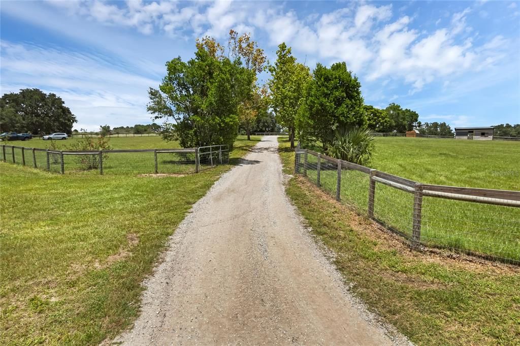 For Sale: $700,000 (3 beds, 2 baths, 2345 Square Feet)