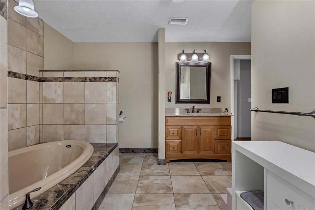 For Sale: $700,000 (3 beds, 2 baths, 2345 Square Feet)