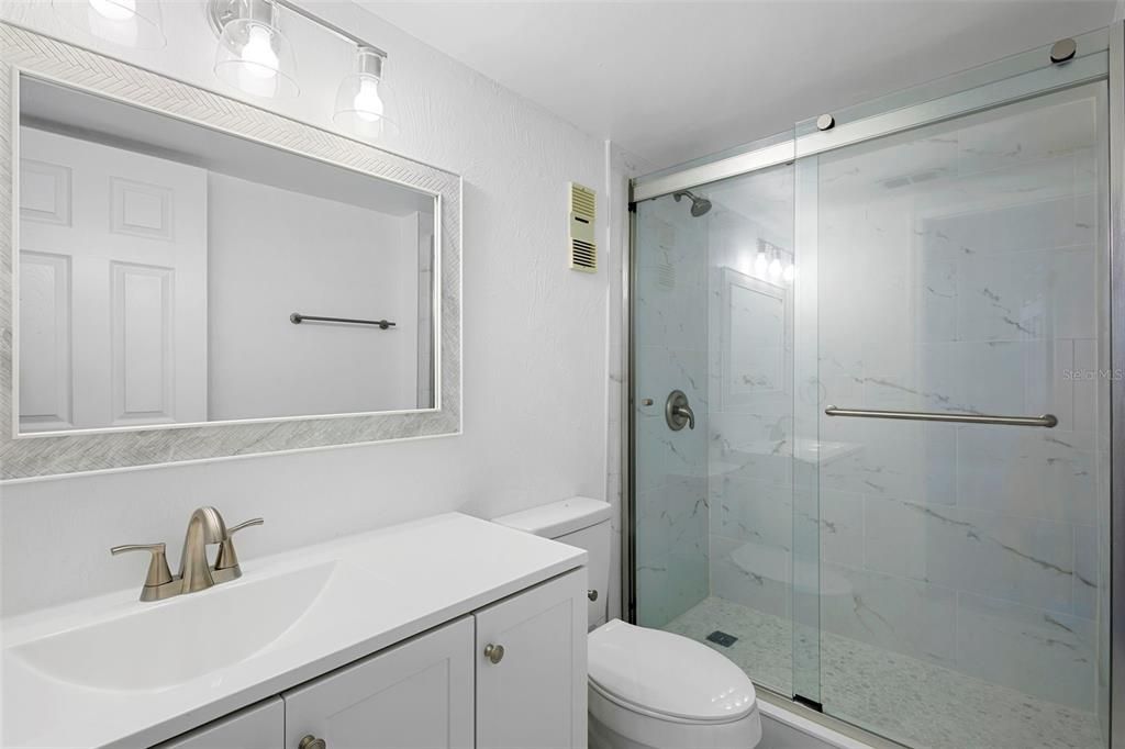 For Sale: $370,000 (2 beds, 2 baths, 1225 Square Feet)