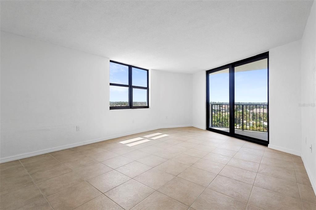 For Sale: $370,000 (2 beds, 2 baths, 1225 Square Feet)