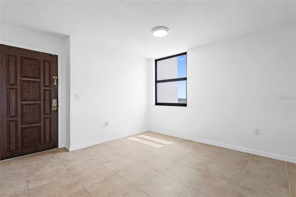 For Sale: $370,000 (2 beds, 2 baths, 1225 Square Feet)