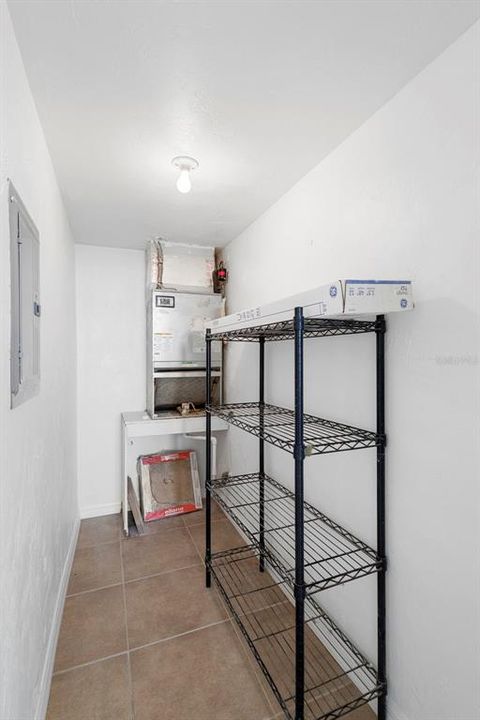 For Sale: $370,000 (2 beds, 2 baths, 1225 Square Feet)