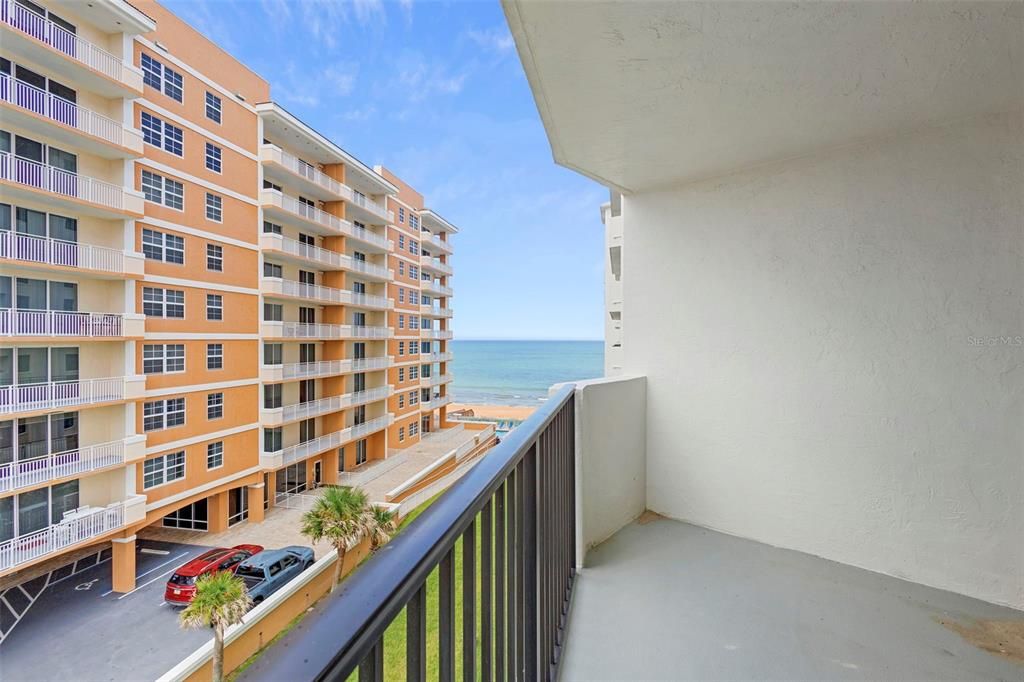 For Sale: $370,000 (2 beds, 2 baths, 1225 Square Feet)