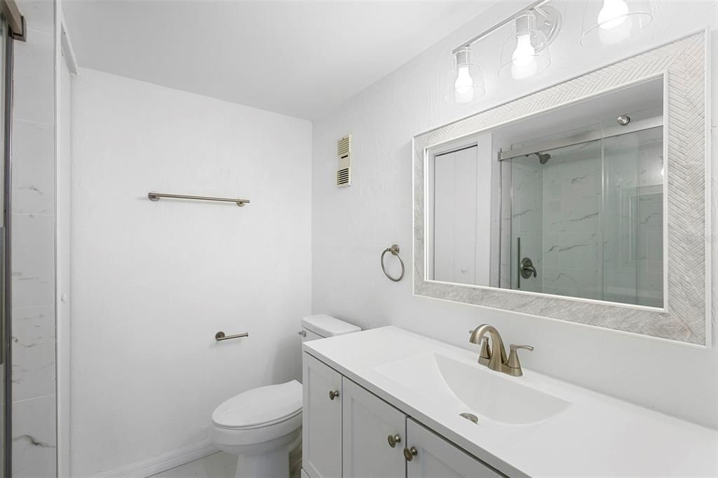 For Sale: $370,000 (2 beds, 2 baths, 1225 Square Feet)