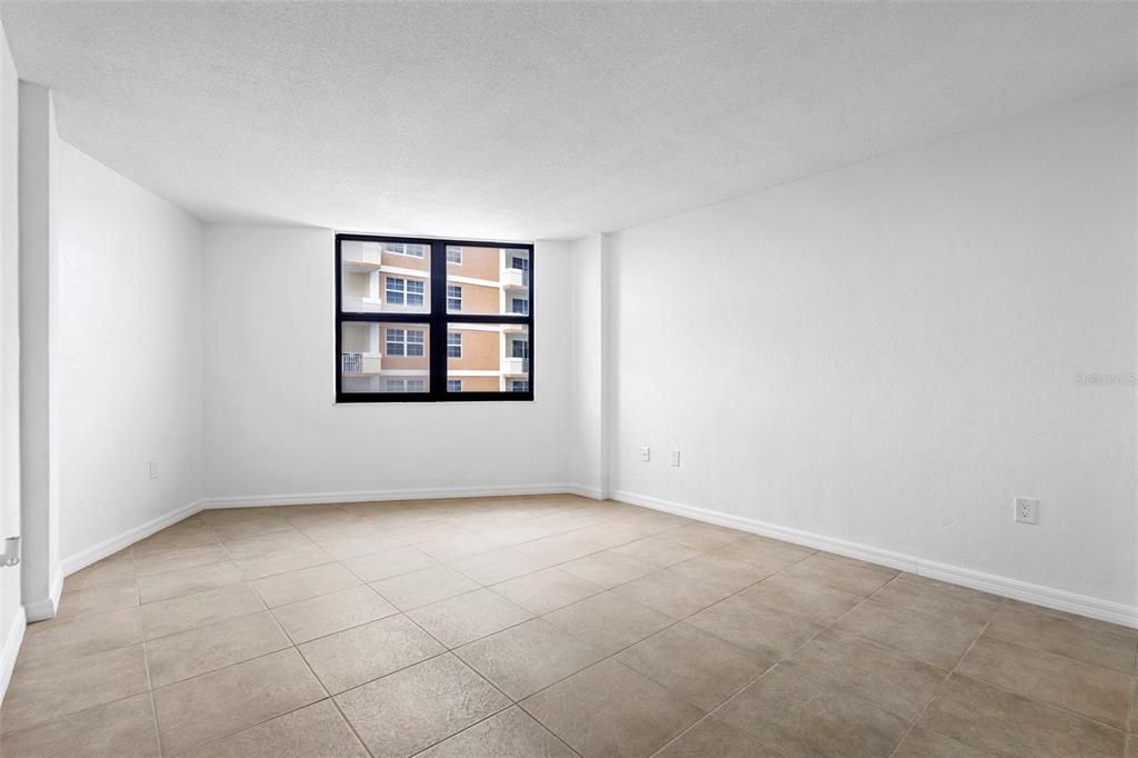 For Sale: $370,000 (2 beds, 2 baths, 1225 Square Feet)