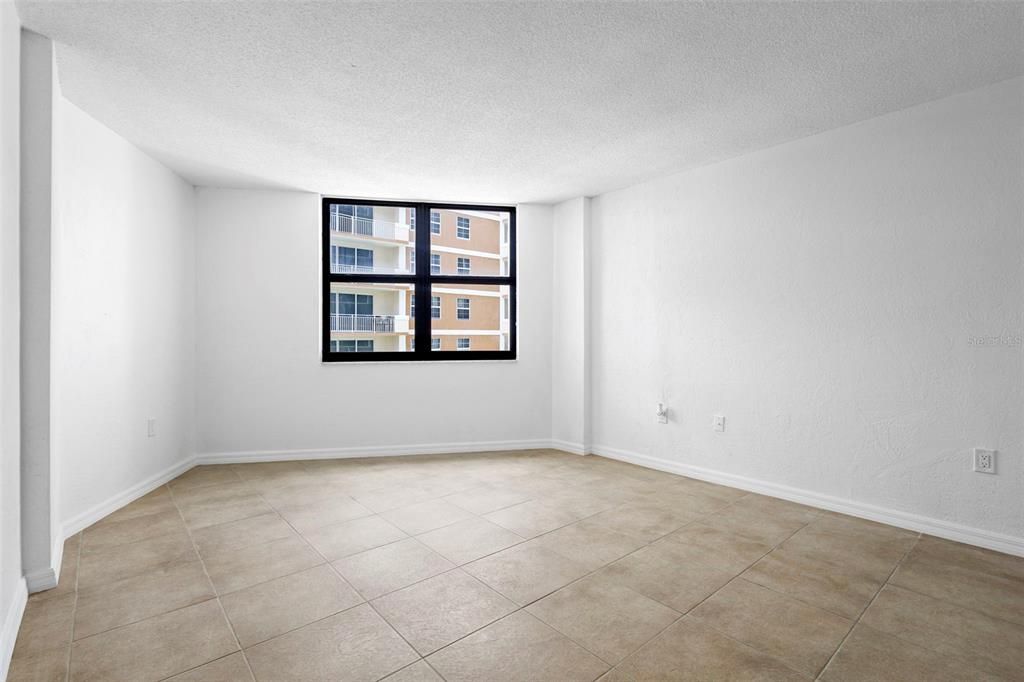 For Sale: $370,000 (2 beds, 2 baths, 1225 Square Feet)