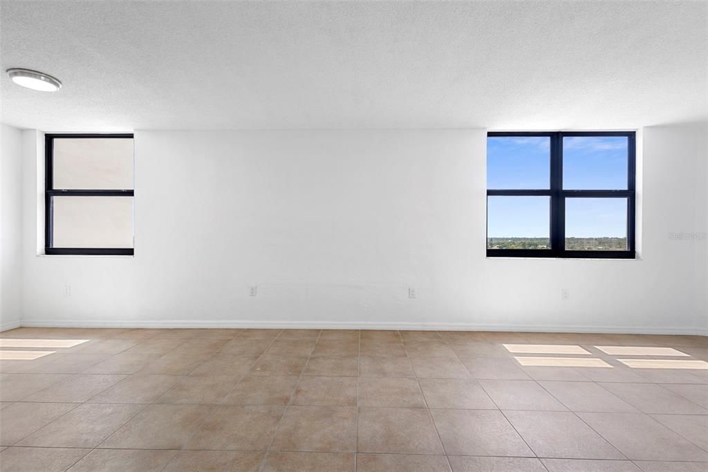 For Sale: $370,000 (2 beds, 2 baths, 1225 Square Feet)