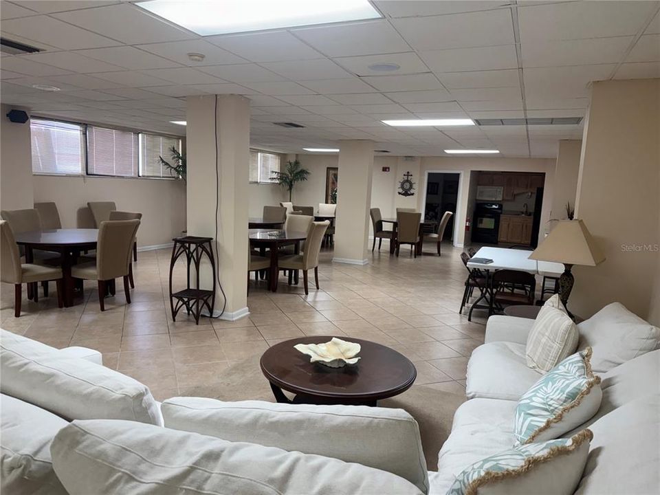 For Sale: $370,000 (2 beds, 2 baths, 1225 Square Feet)