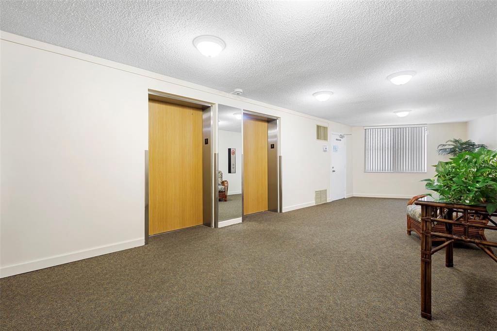 For Sale: $370,000 (2 beds, 2 baths, 1225 Square Feet)