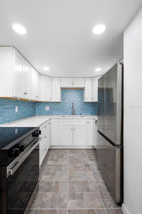 For Sale: $370,000 (2 beds, 2 baths, 1225 Square Feet)