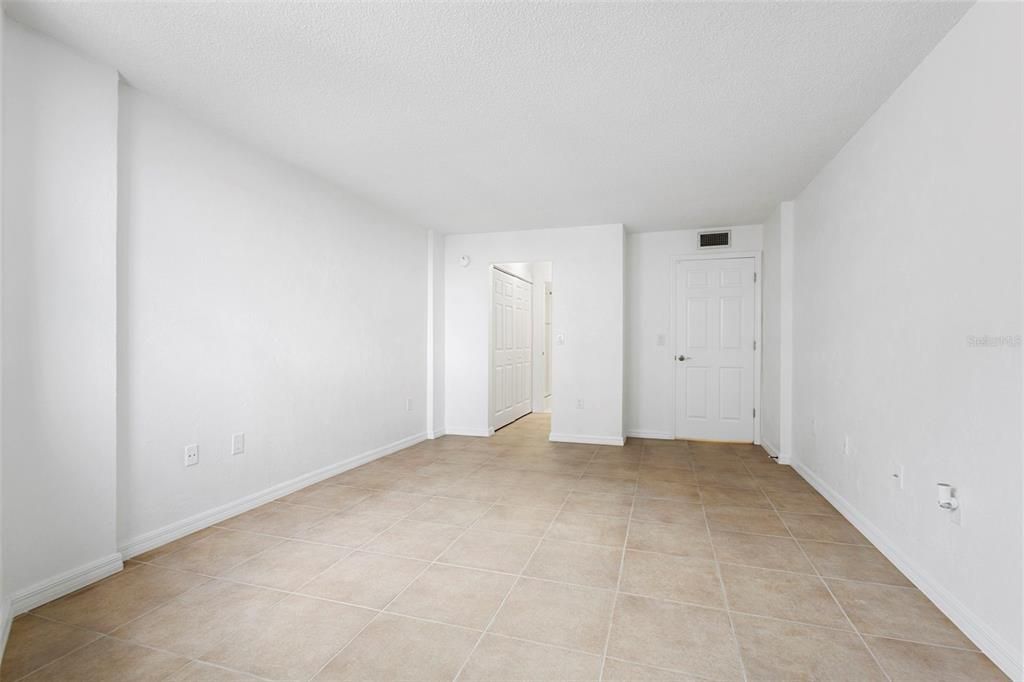 For Sale: $370,000 (2 beds, 2 baths, 1225 Square Feet)