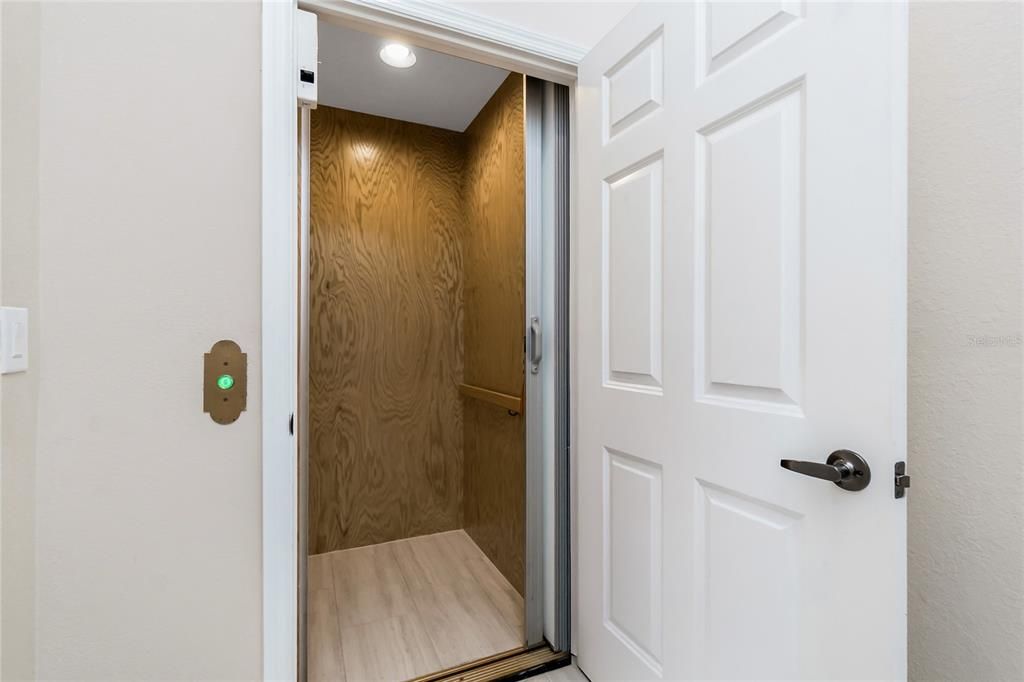 待售: $559,000 (3 贝兹, 2 浴室, 2374 平方英尺)