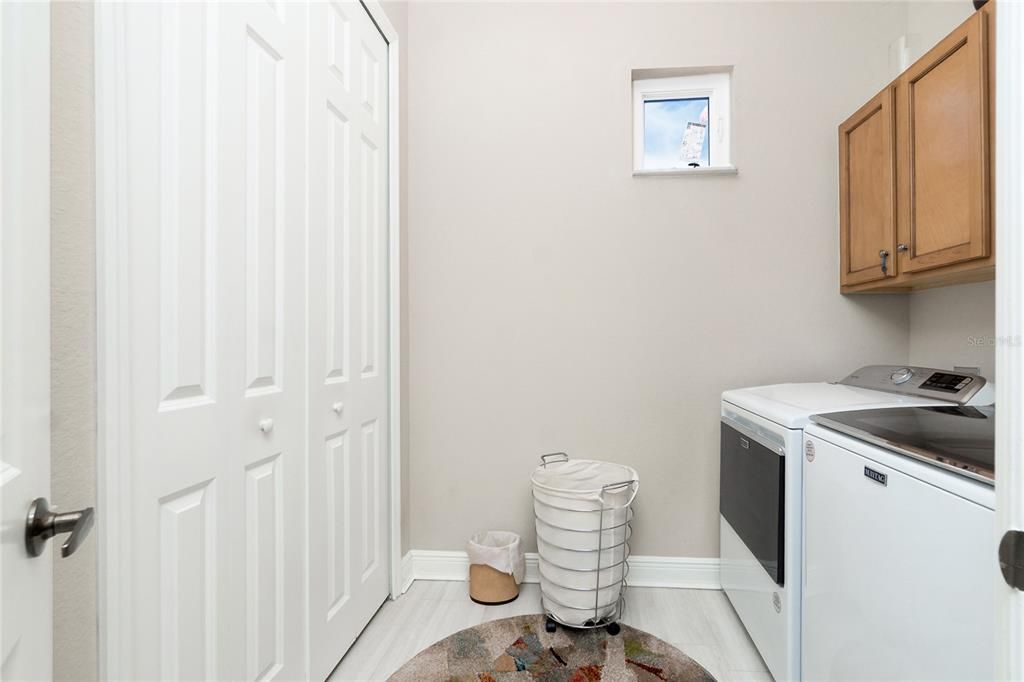 待售: $559,000 (3 贝兹, 2 浴室, 2374 平方英尺)