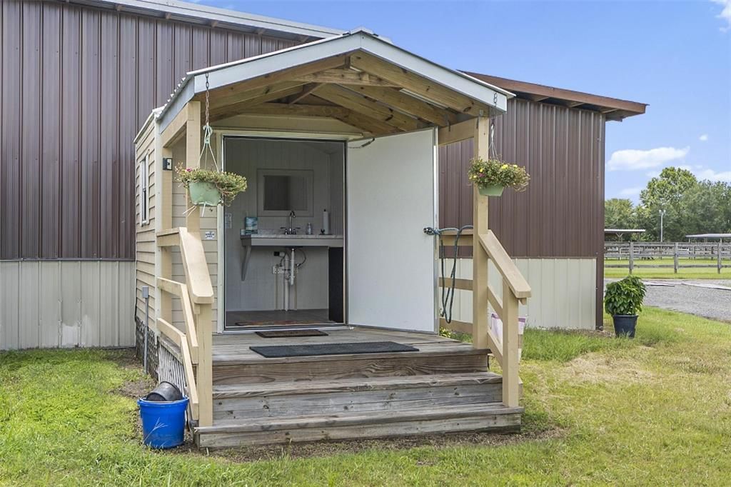 For Sale: $1,295,000 (9.86 acres)