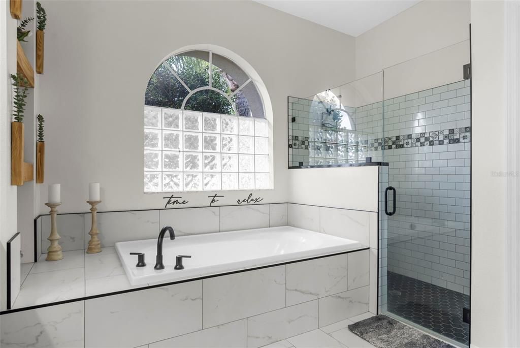 Activo con contrato: $430,000 (3 camas, 2 baños, 2260 Pies cuadrados)