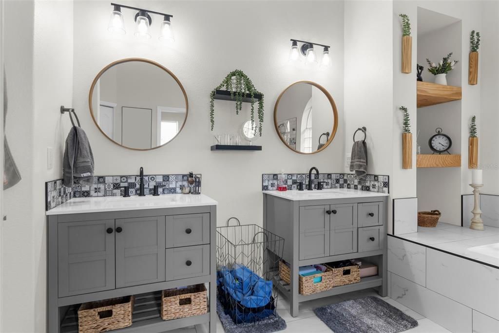 Activo con contrato: $430,000 (3 camas, 2 baños, 2260 Pies cuadrados)