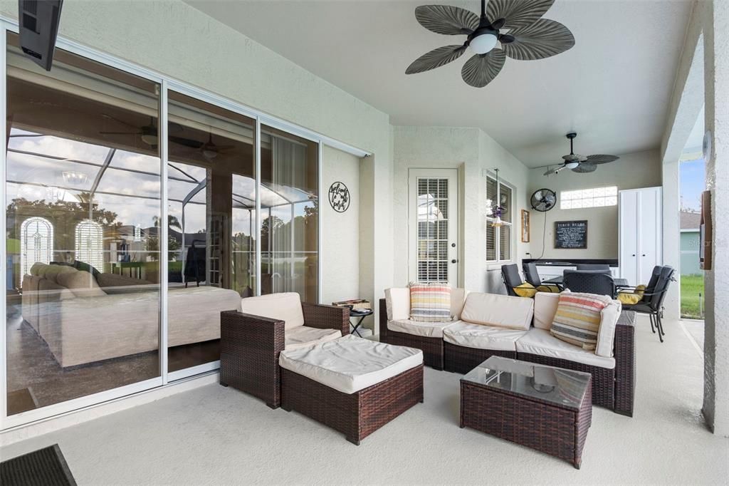 Activo con contrato: $430,000 (3 camas, 2 baños, 2260 Pies cuadrados)