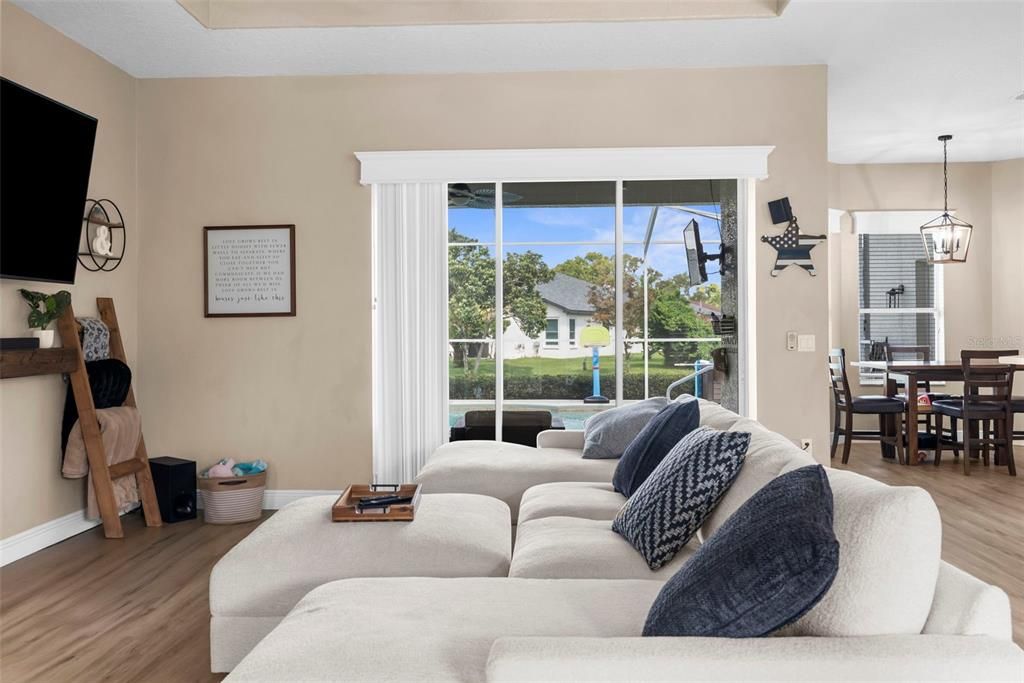 Activo con contrato: $430,000 (3 camas, 2 baños, 2260 Pies cuadrados)