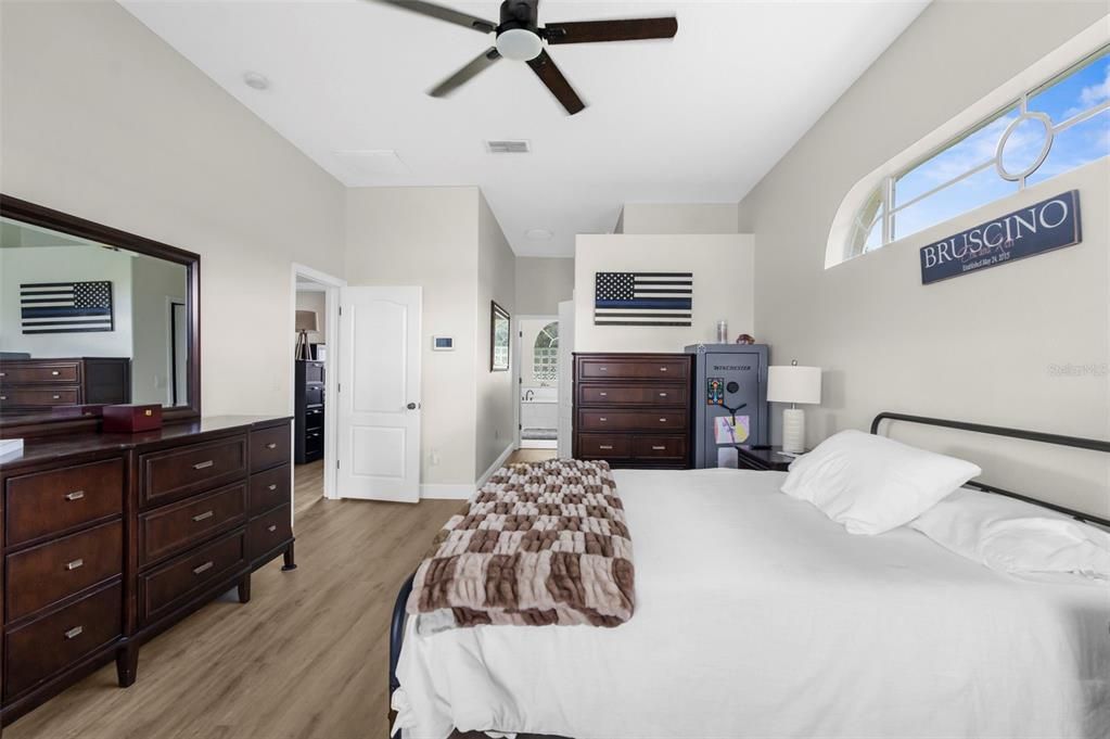 Activo con contrato: $430,000 (3 camas, 2 baños, 2260 Pies cuadrados)