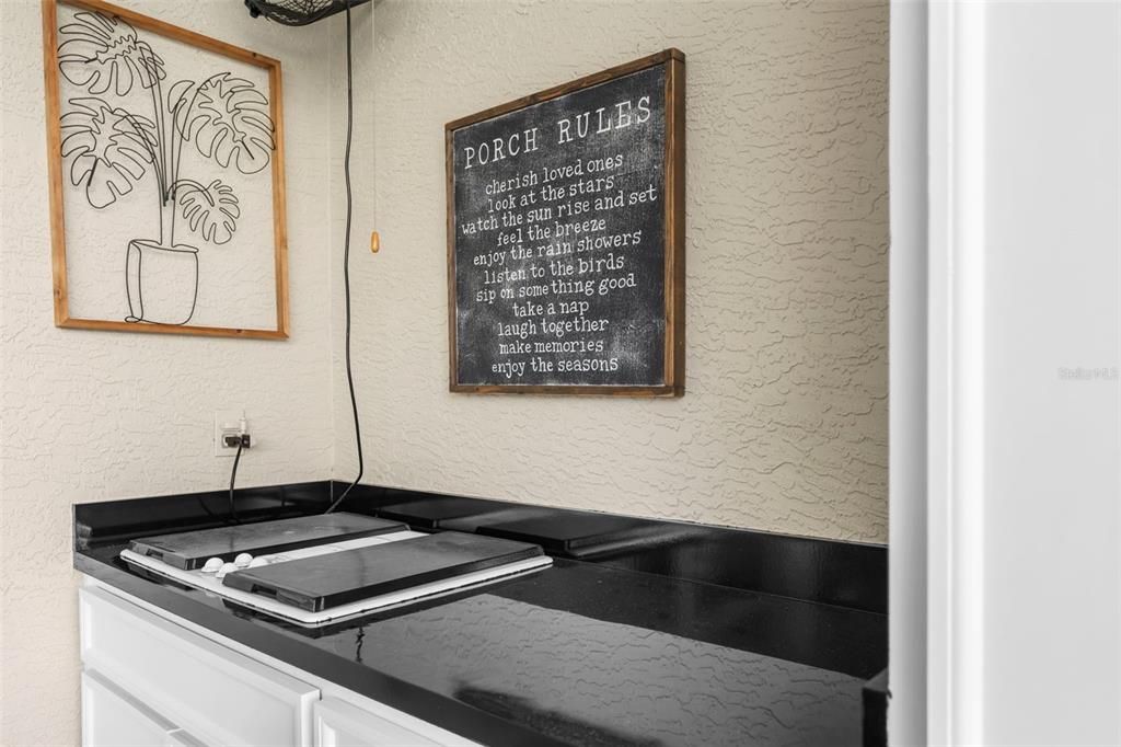 Activo con contrato: $430,000 (3 camas, 2 baños, 2260 Pies cuadrados)