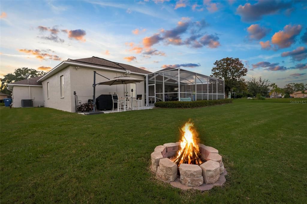 Activo con contrato: $430,000 (3 camas, 2 baños, 2260 Pies cuadrados)